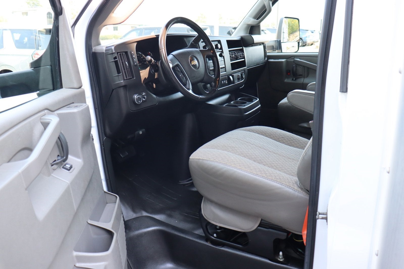 2022 Chevrolet Express Cutaway 3500 CUTWAY