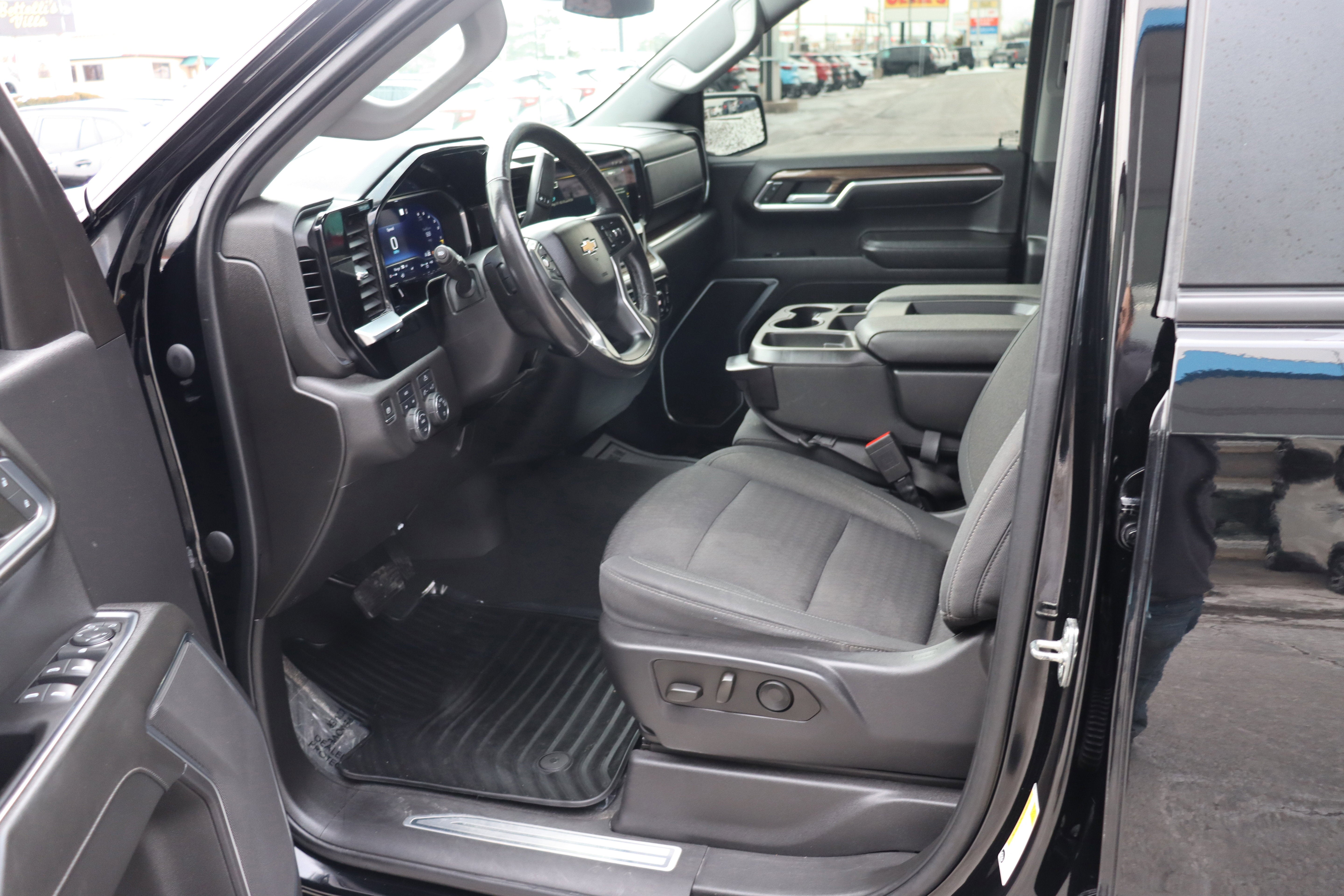 2022 Chevrolet Silverado 1500 LT (2FL)