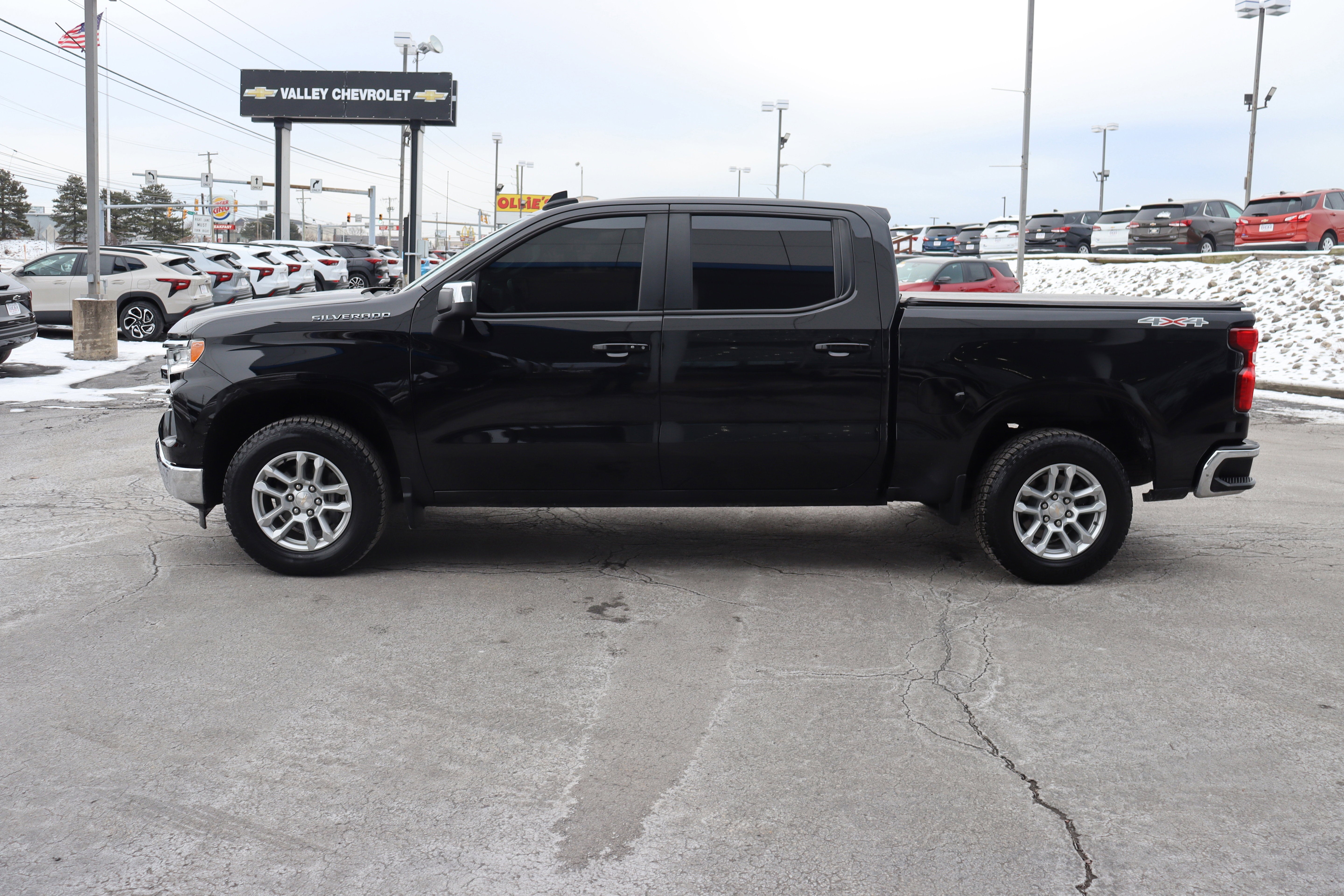 2022 Chevrolet Silverado 1500 LT (2FL)