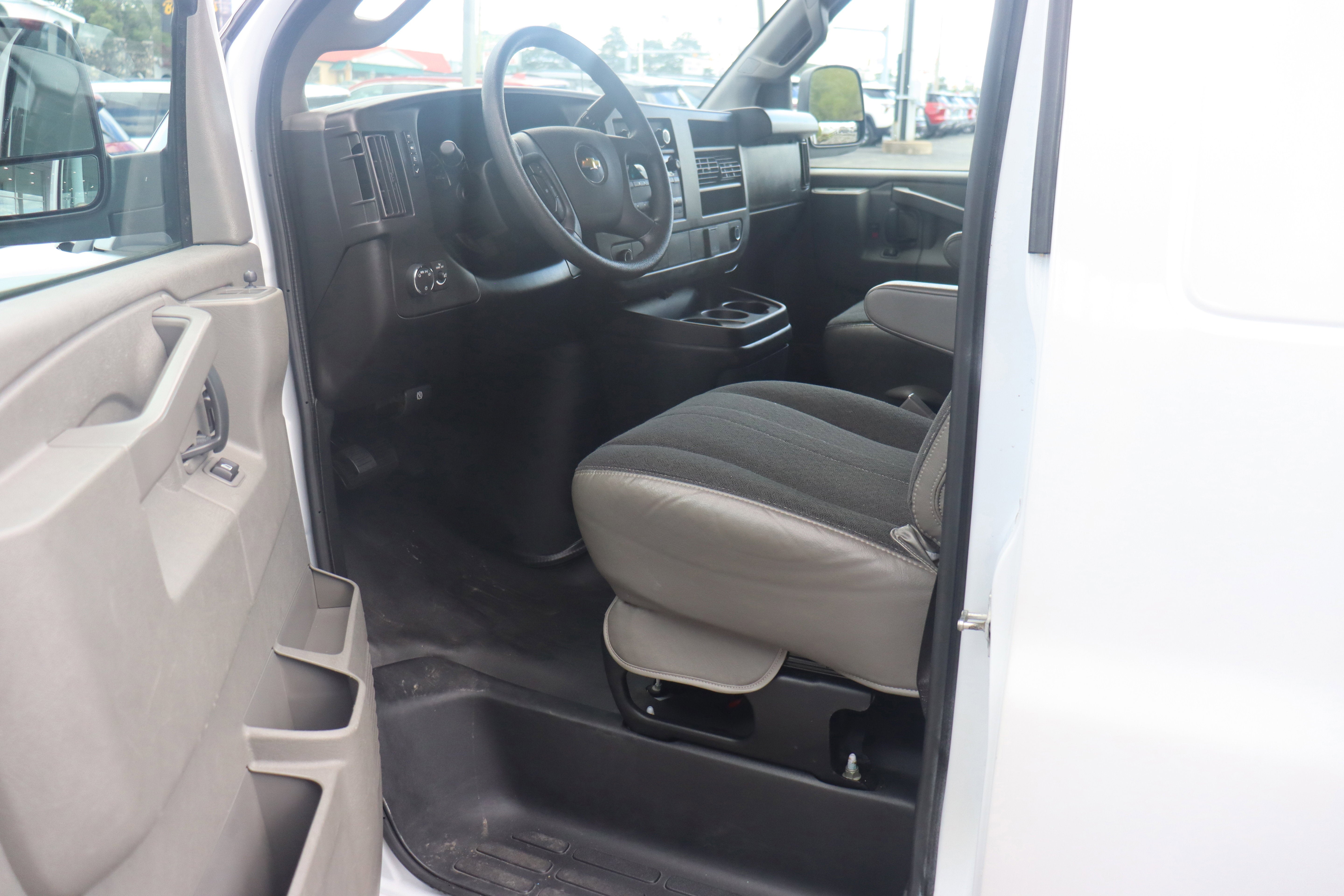 2023 Chevrolet Express Cargo 2500 WT