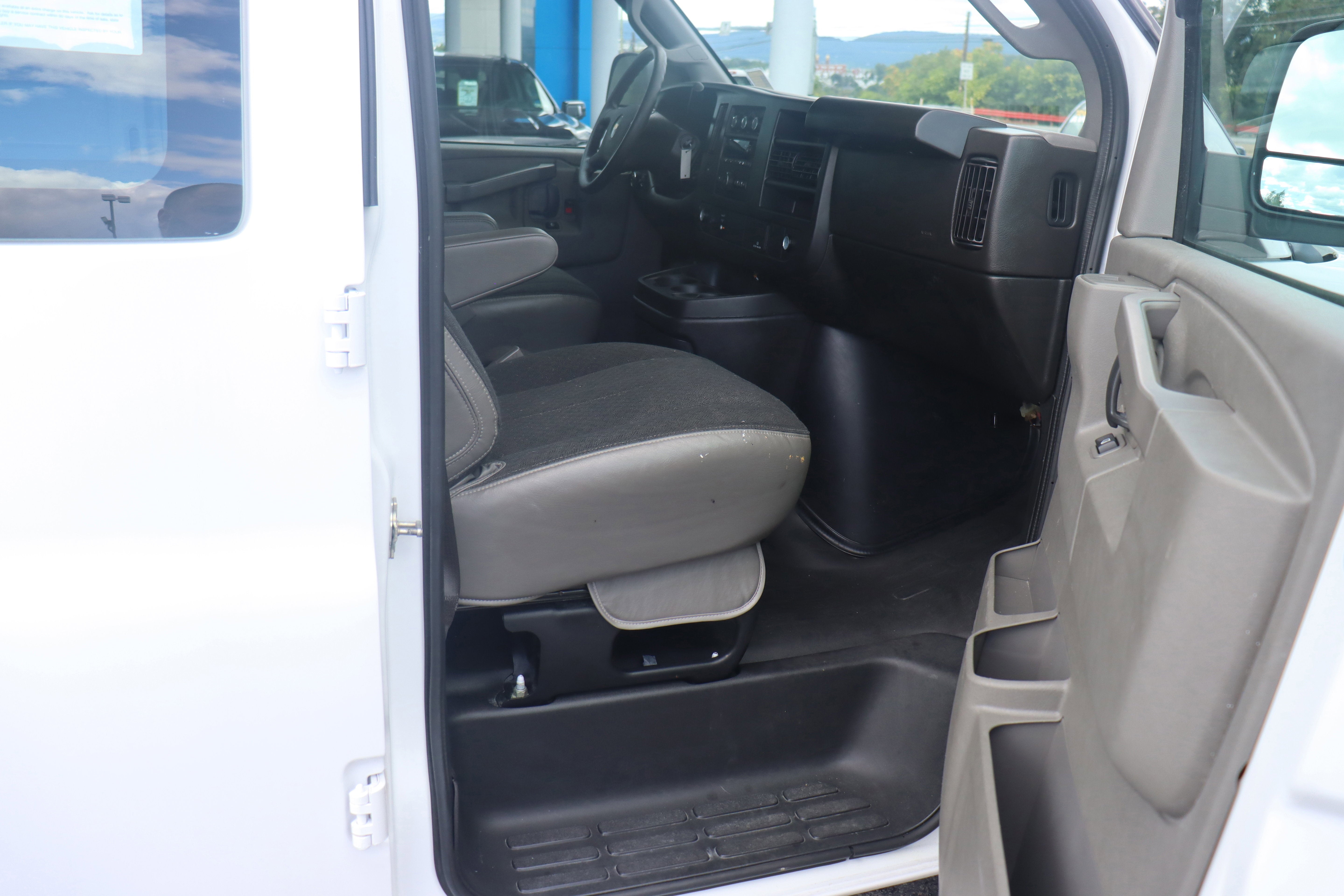 2023 Chevrolet Express Cargo 2500 WT