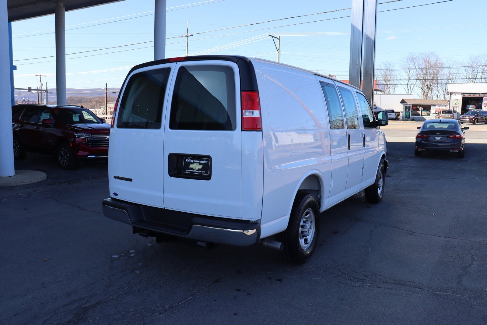 2025 Chevrolet Express Cargo 3500 WT