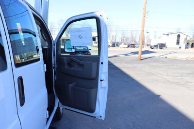 2025 Chevrolet Express Cargo 3500 WT