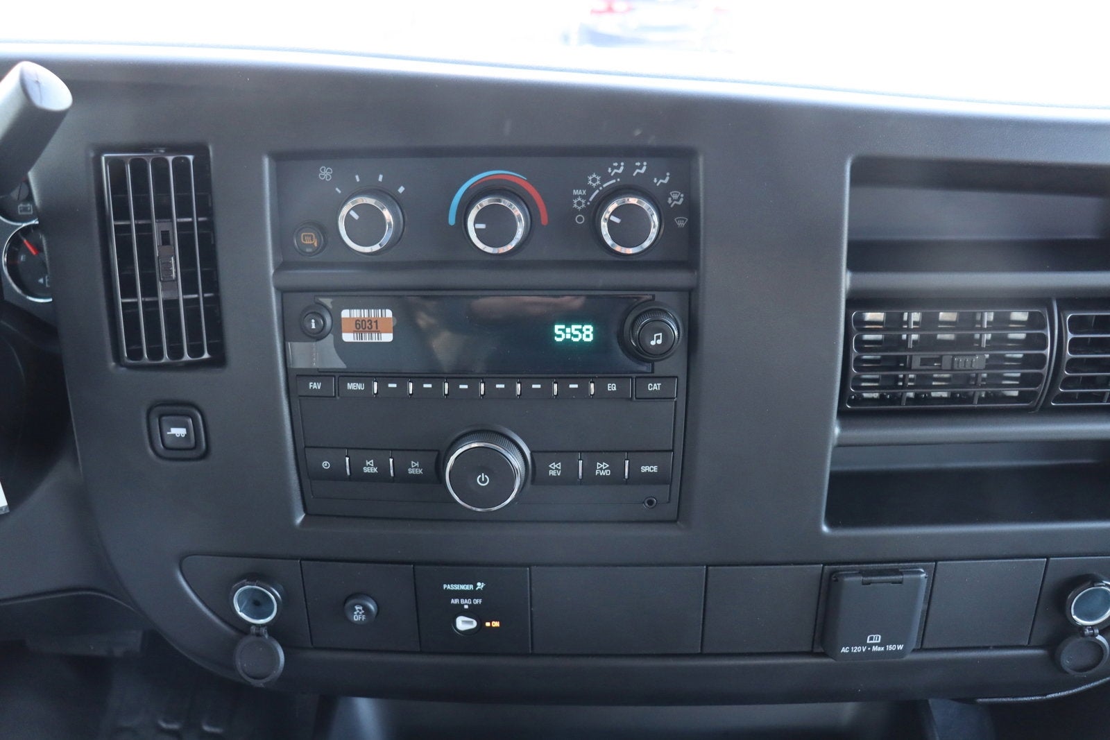 2025 Chevrolet Express Cargo 3500 WT