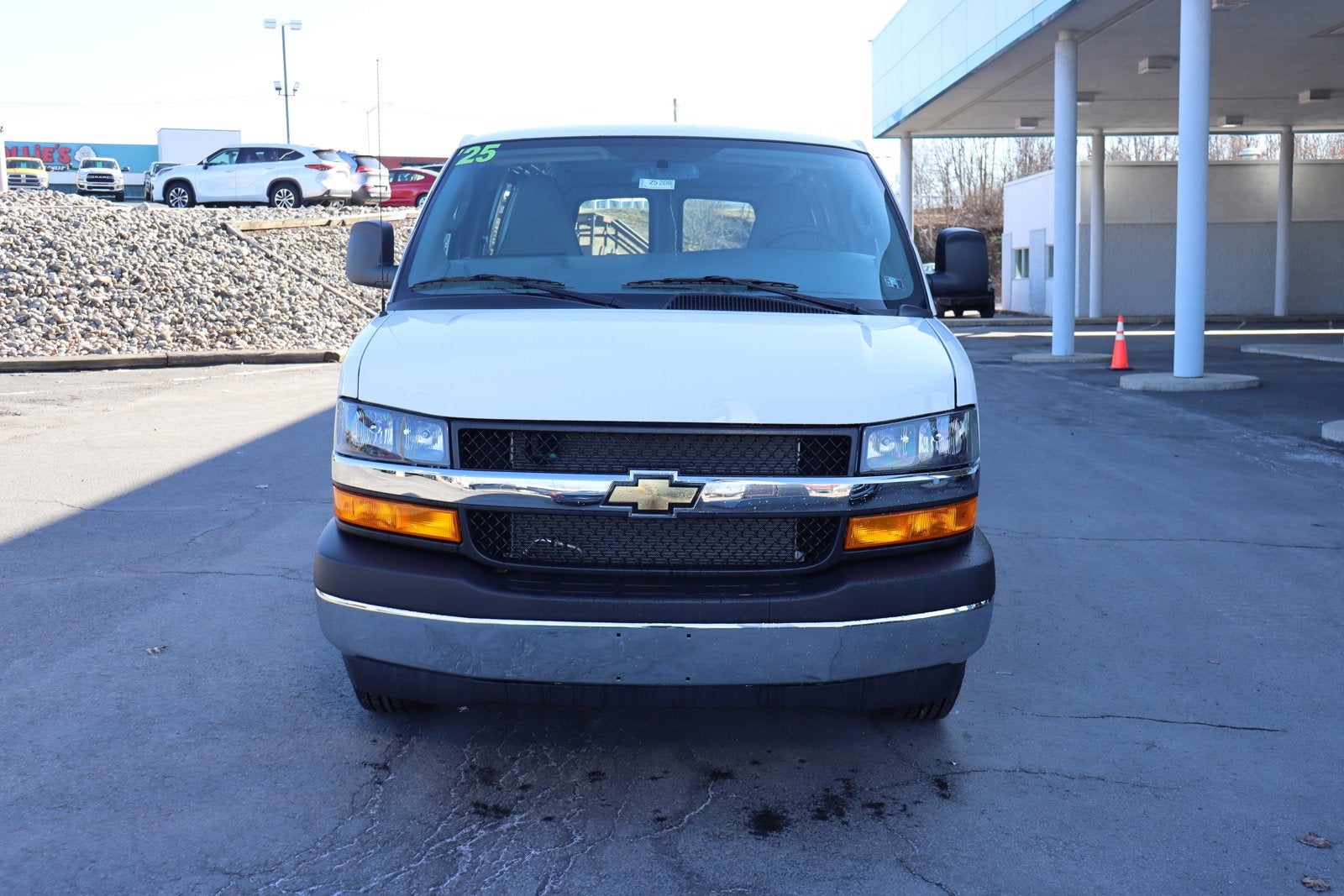 2025 Chevrolet Express Cargo 3500 WT