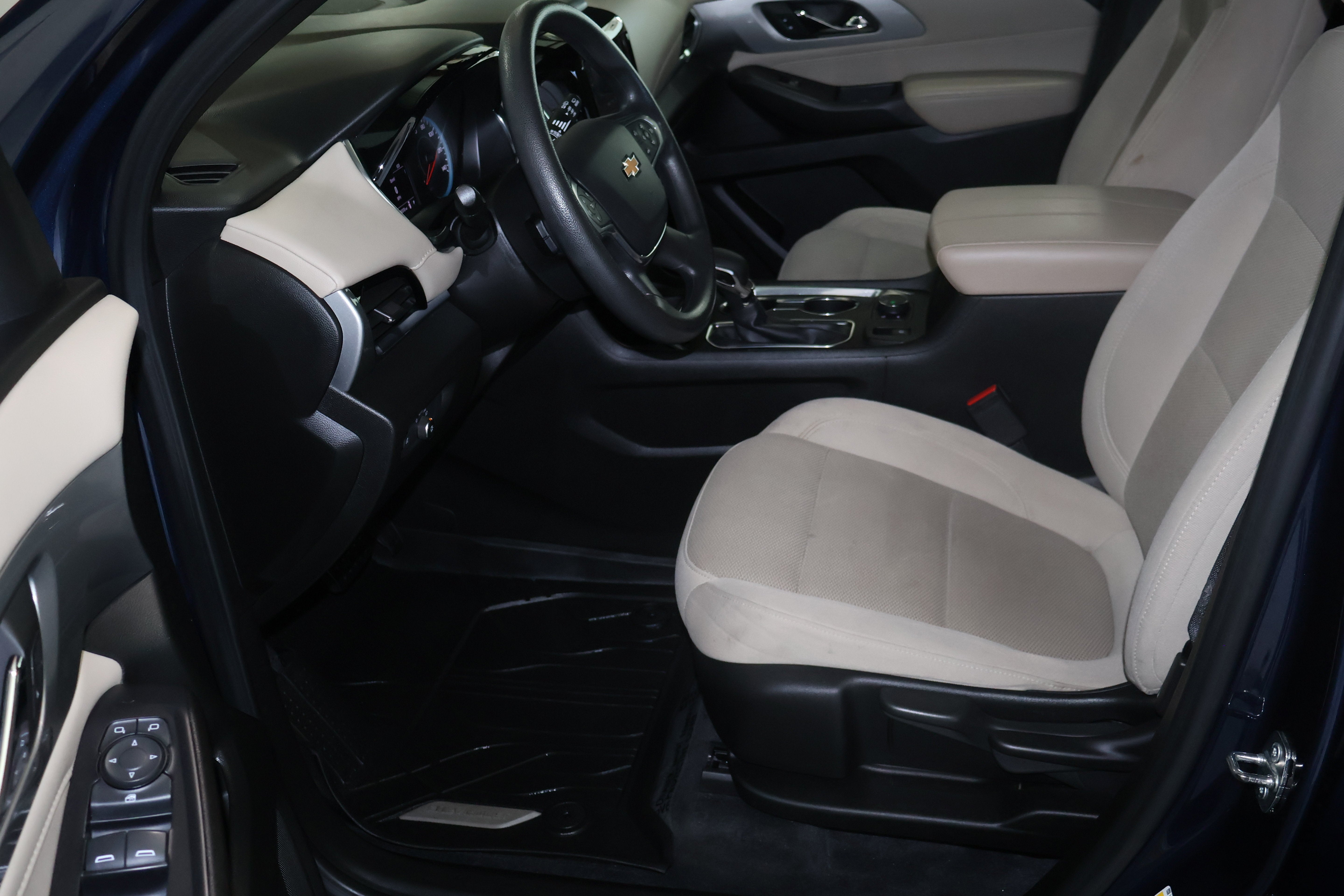 2022 Chevrolet Traverse LS - Photo 15