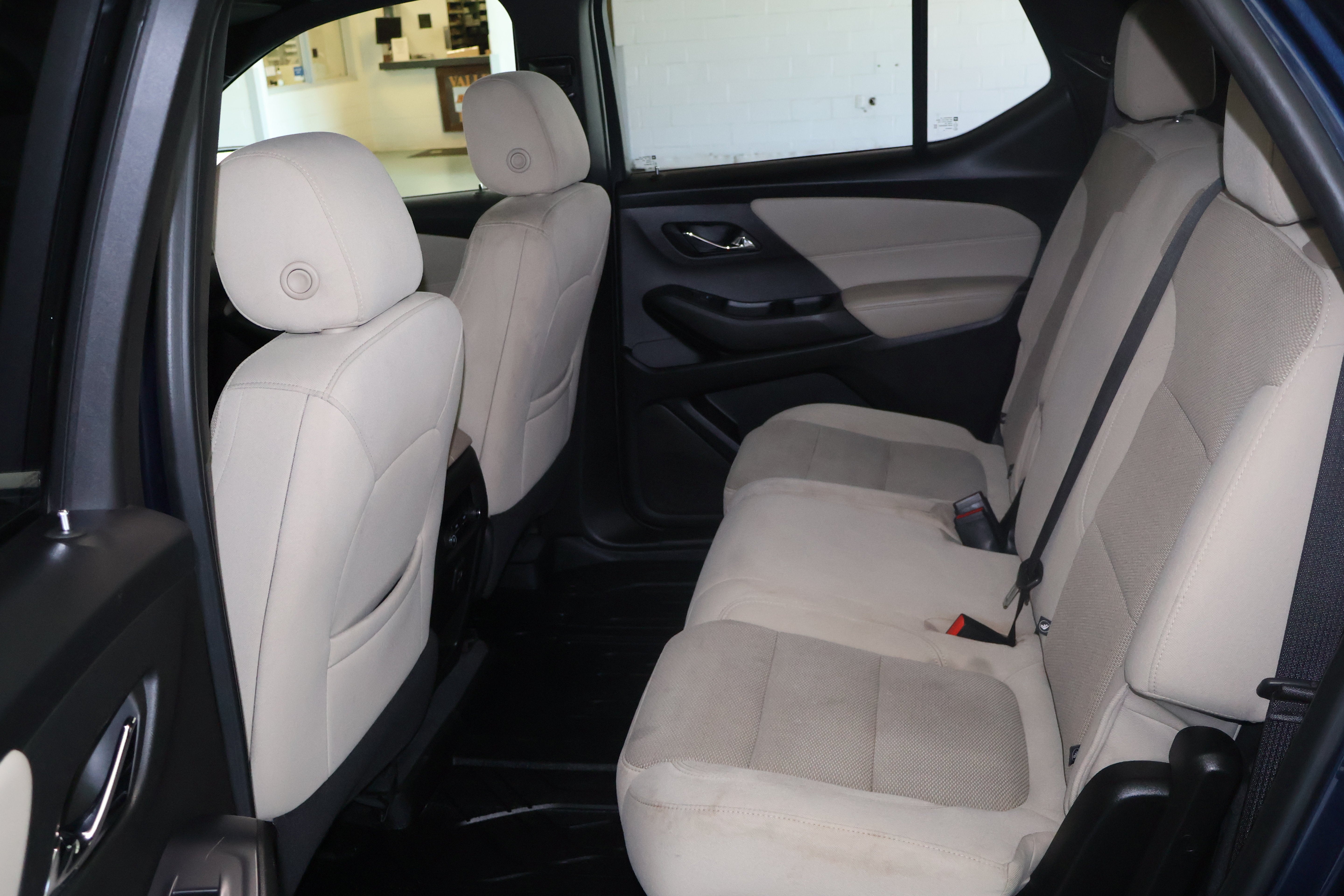 2022 Chevrolet Traverse LS - Photo 22