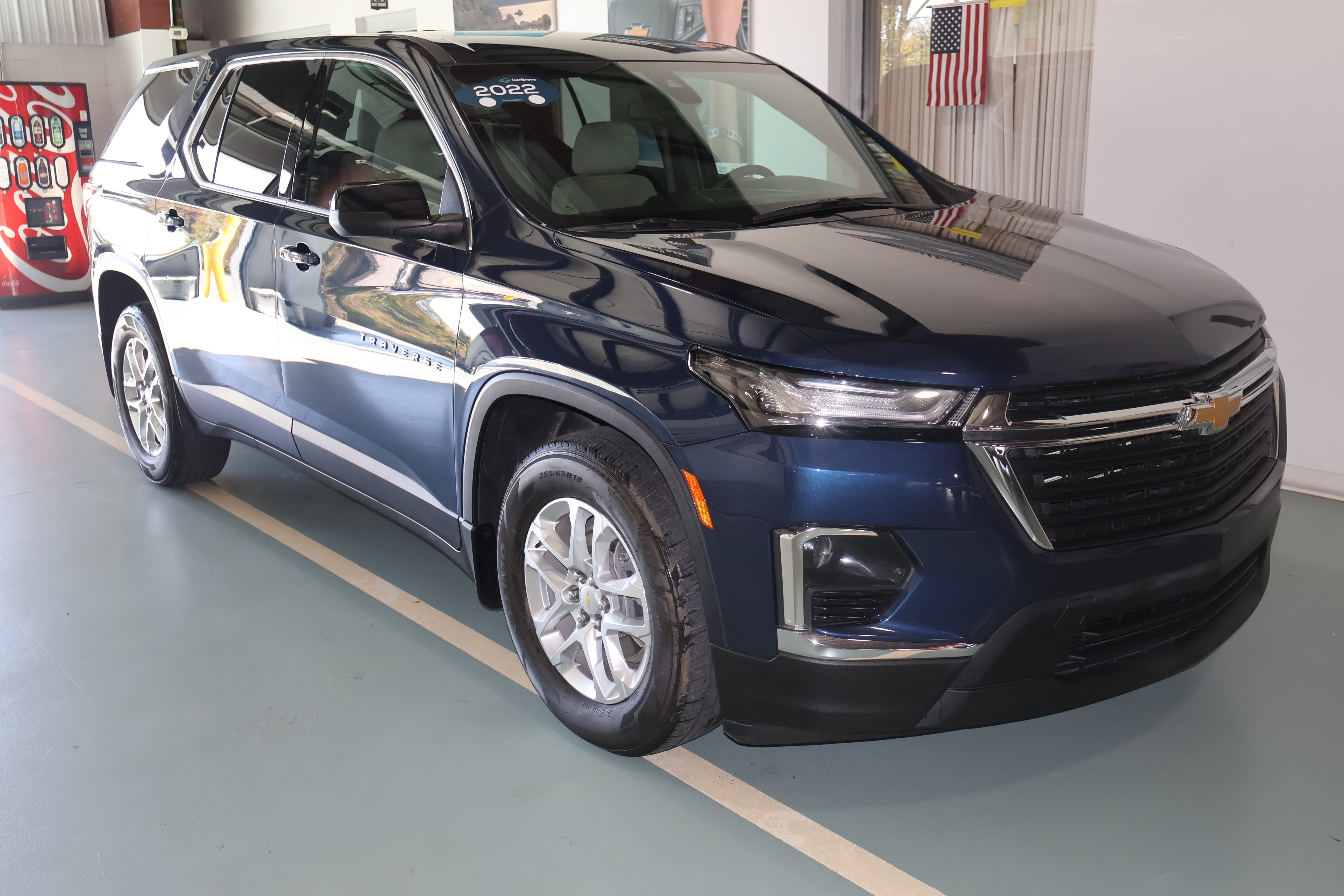 2022 Chevrolet Traverse LS - Photo 7