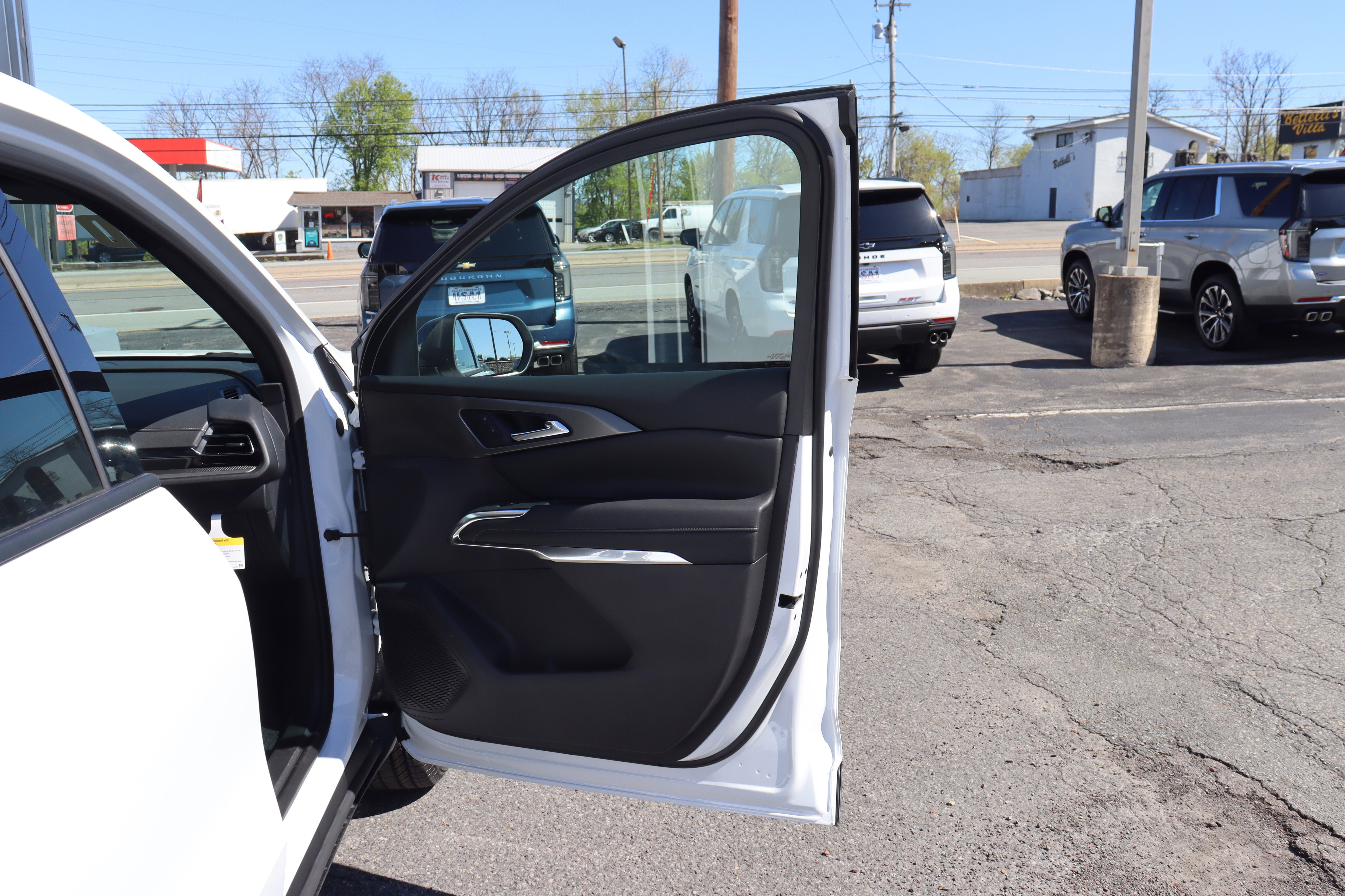 2026 Chevrolet Traverse LT - Photo 17