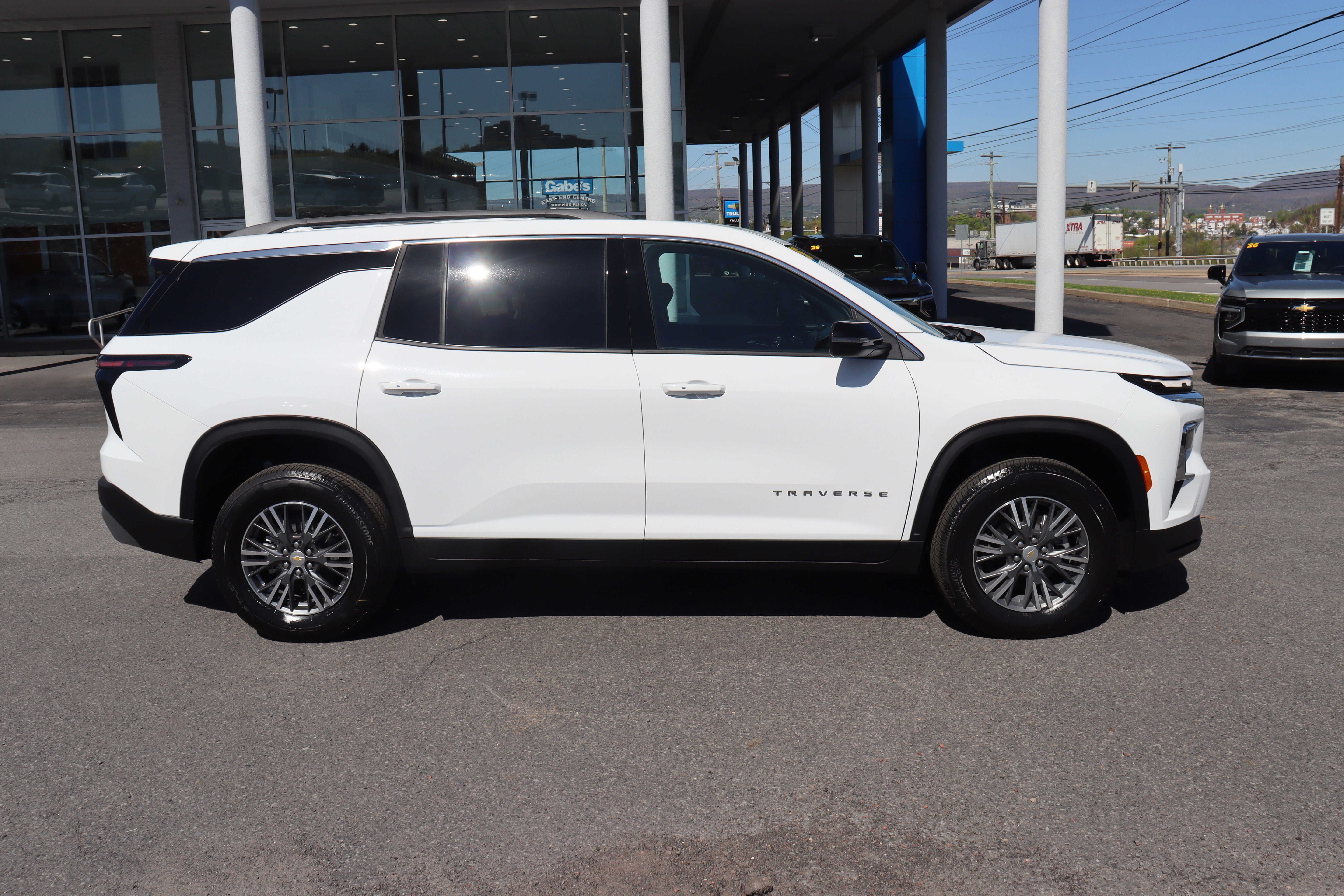 2026 Chevrolet Traverse LT - Photo 6