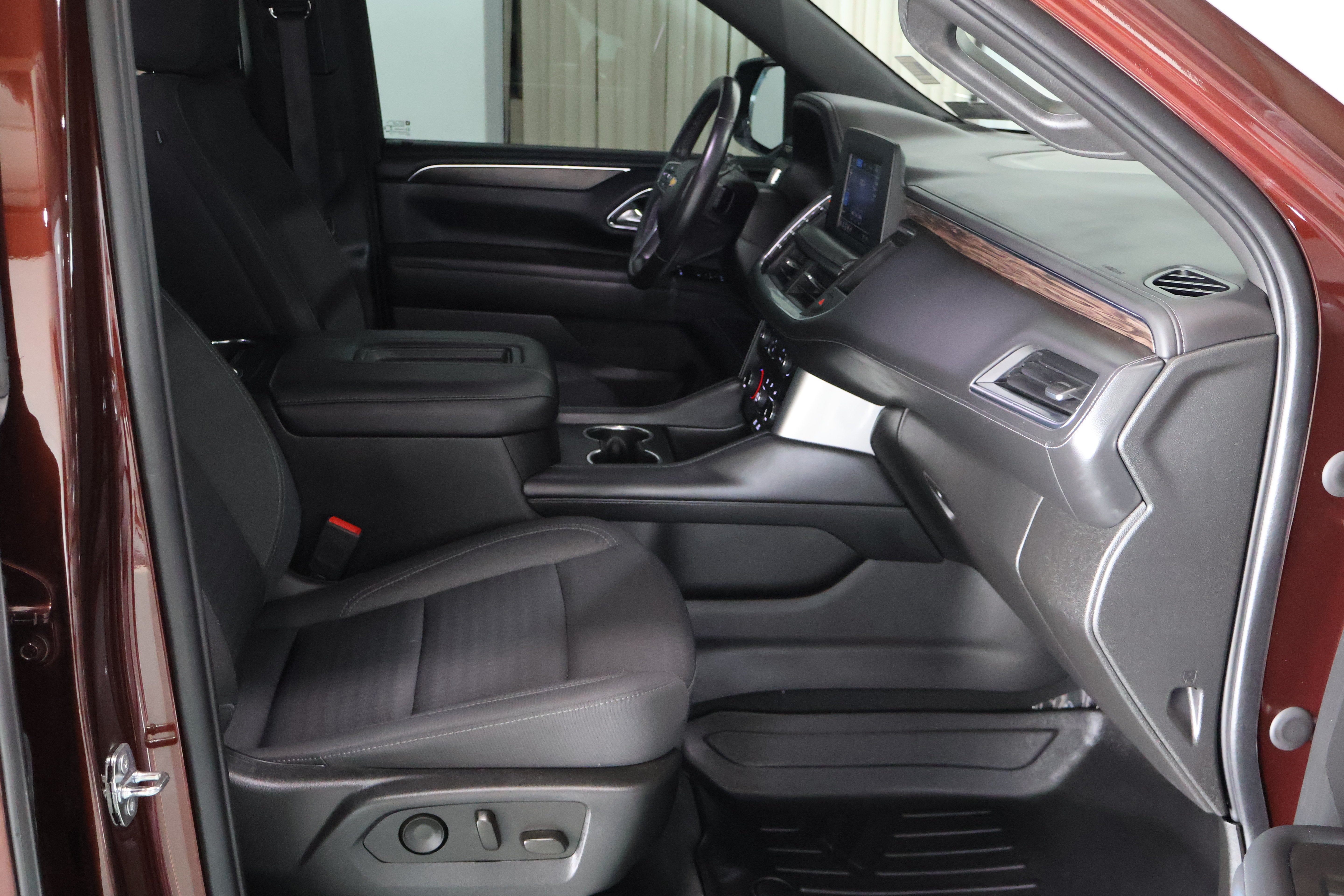 2022 Chevrolet Suburban LS