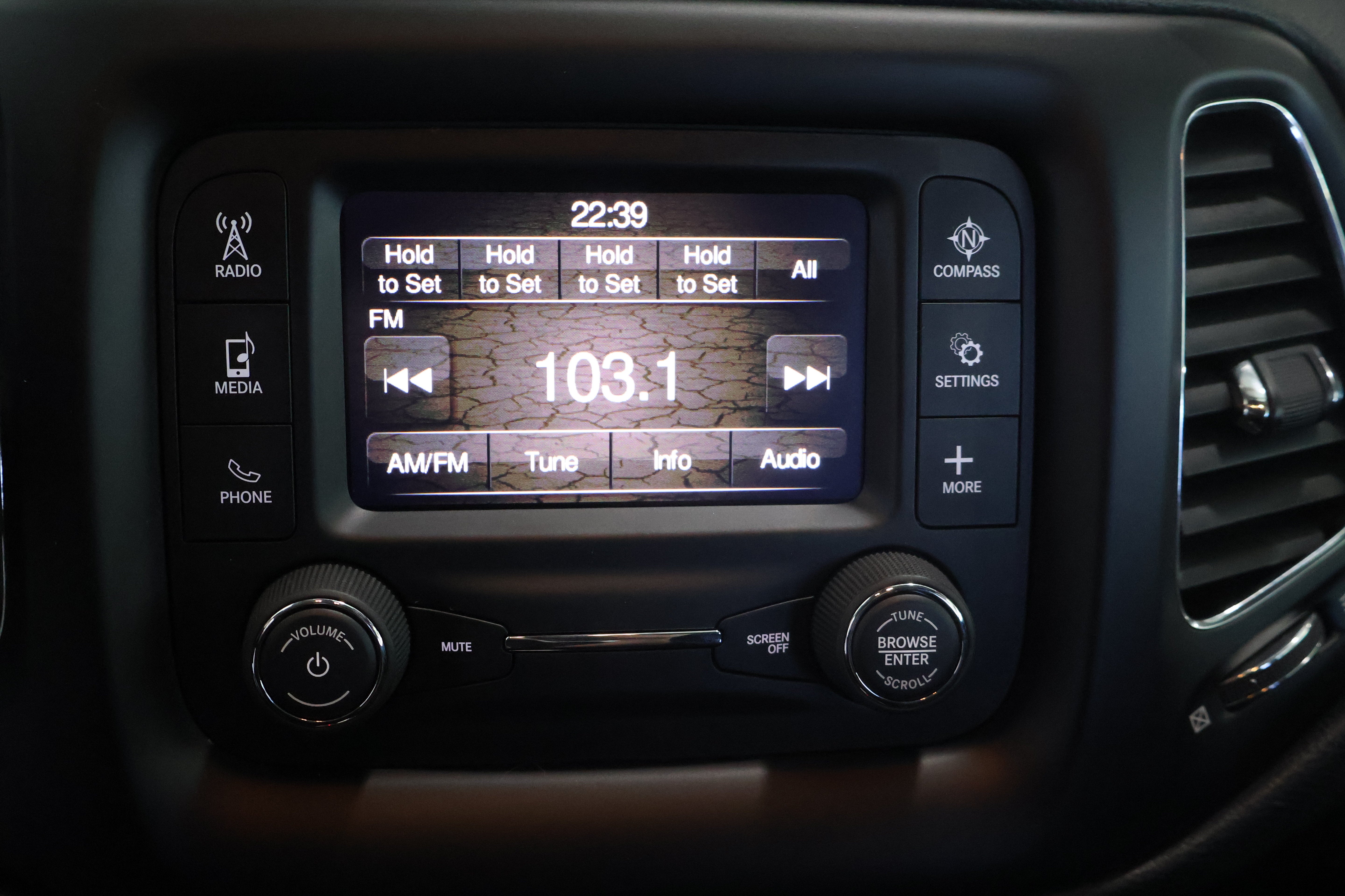 2018 Jeep Compass Latitude - Photo 16