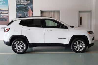 2024 Jeep Compass Latitude Lux FWD