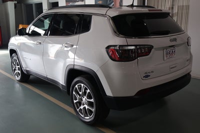 2024 Jeep Compass Latitude Lux FWD