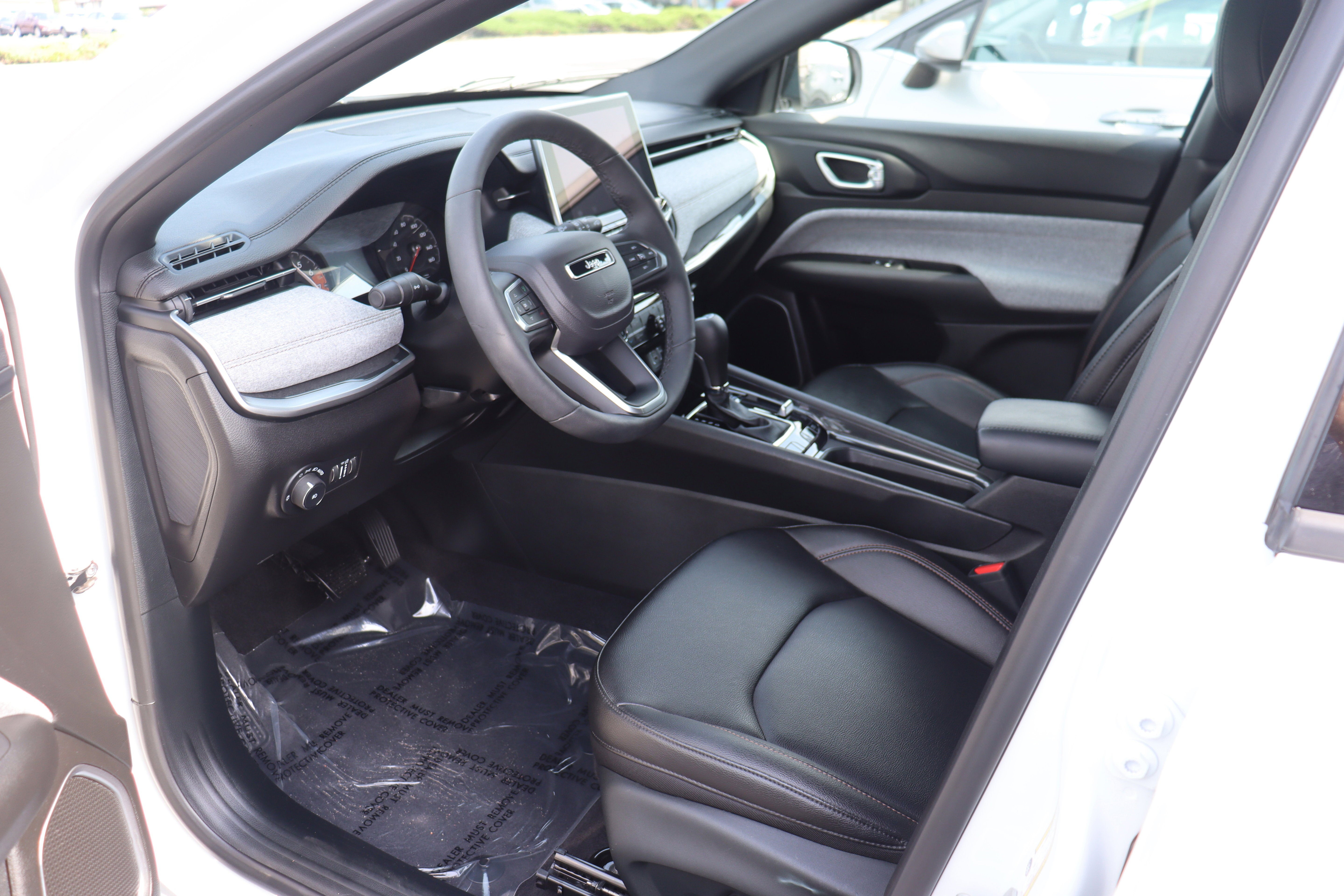 2024 Jeep Compass Latitude Lux FWD