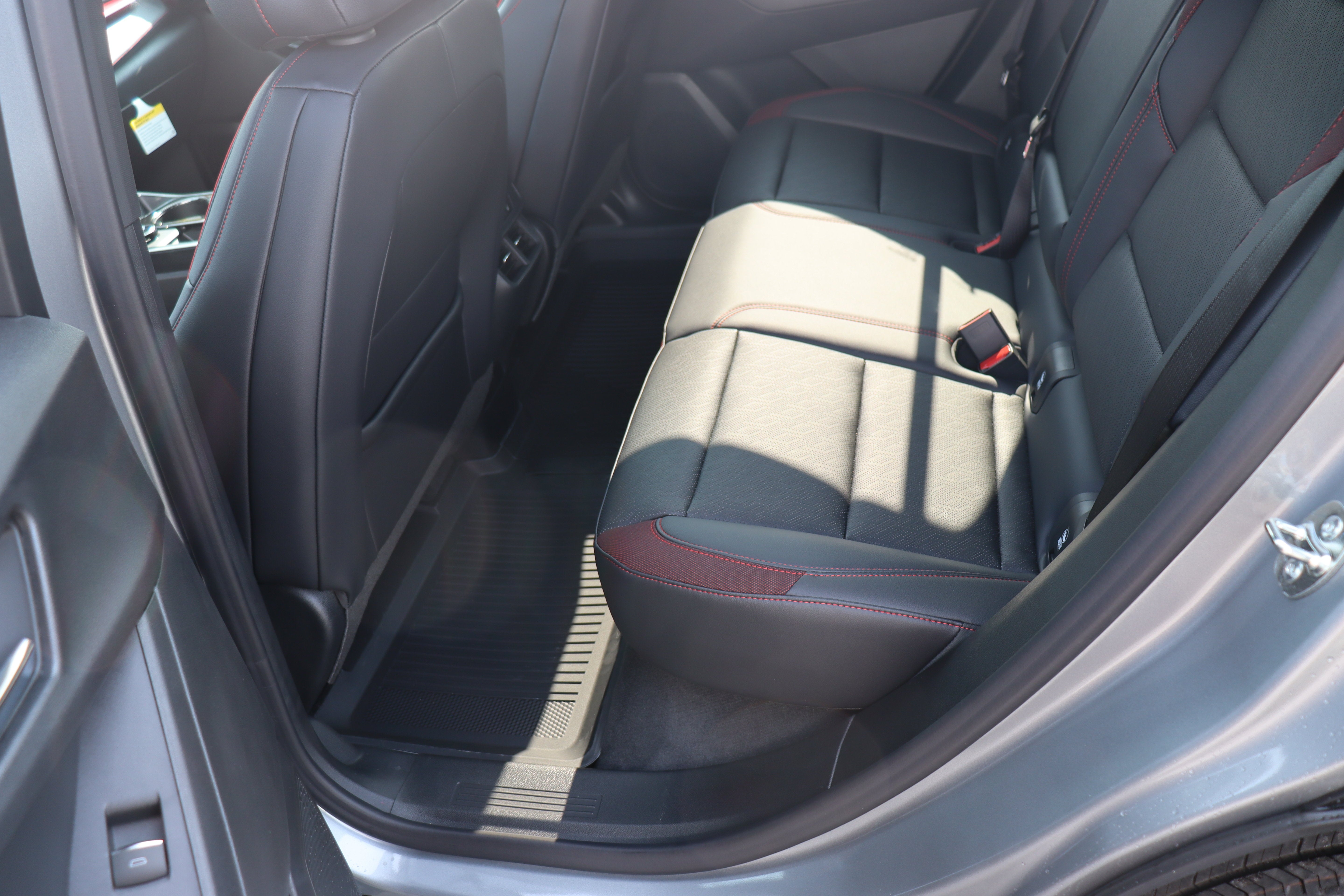 2027 Chevrolet Equinox RS - Photo 13