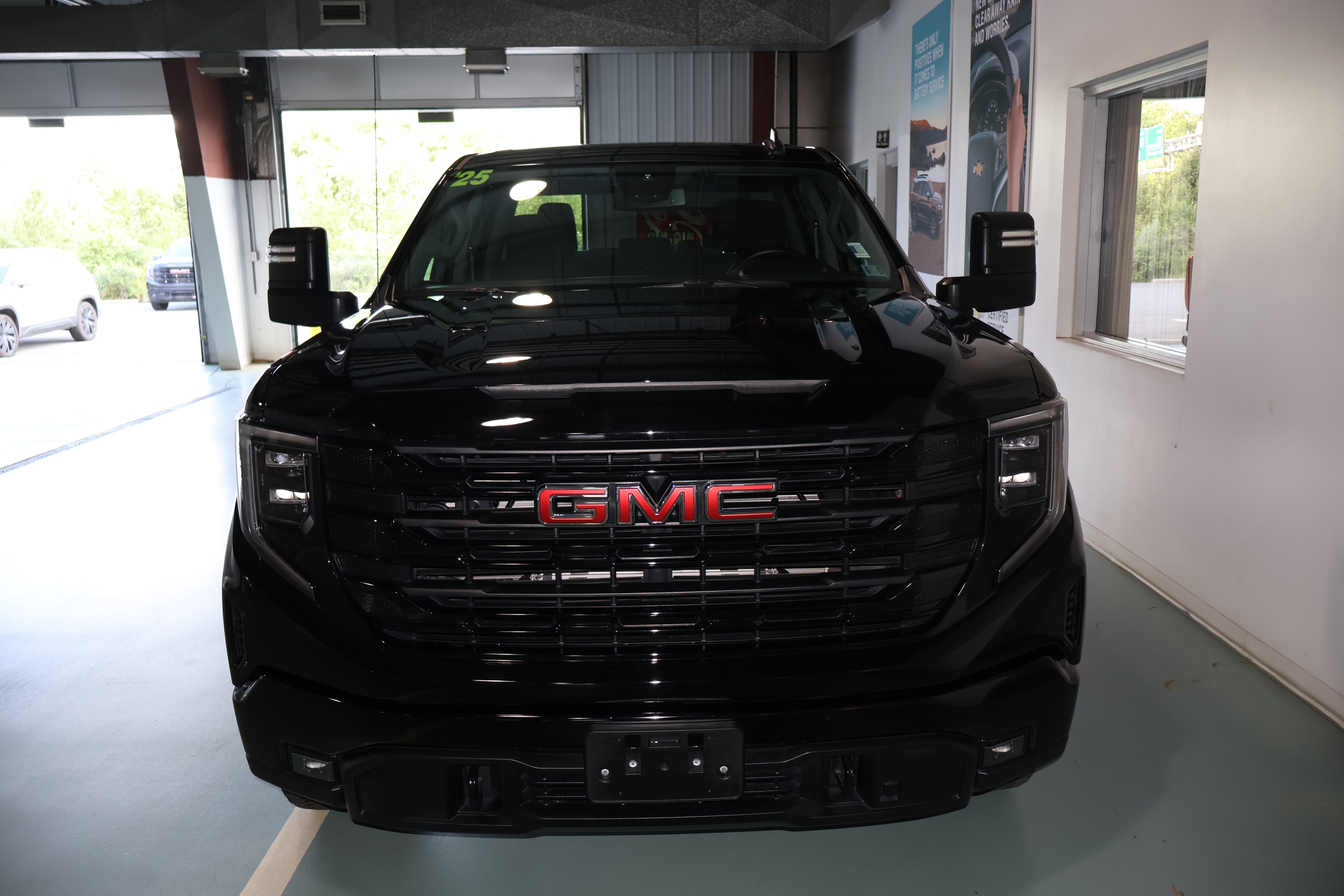 2025 GMC Sierra 1500 Elevation