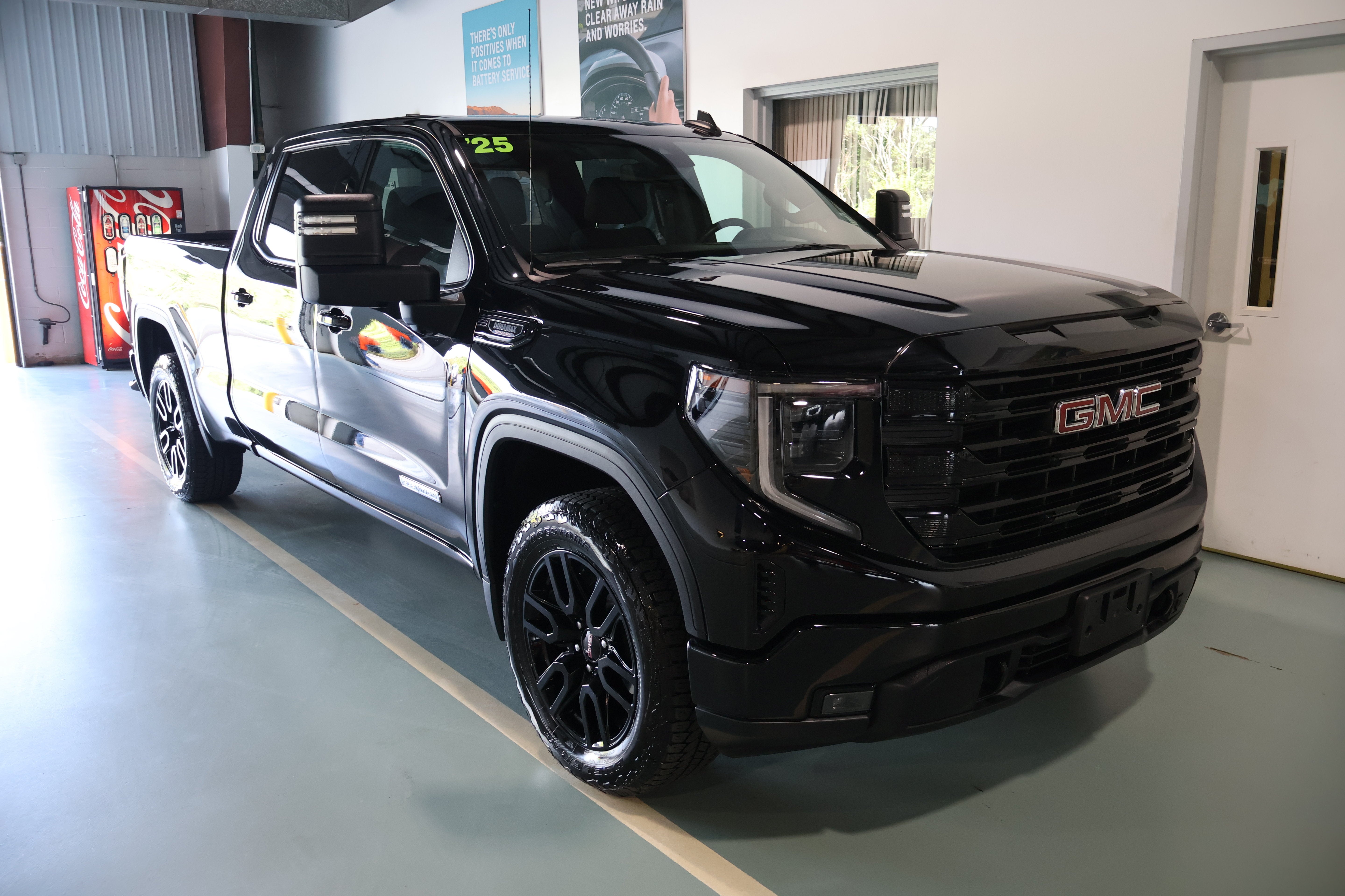 2025 GMC Sierra 1500 Elevation