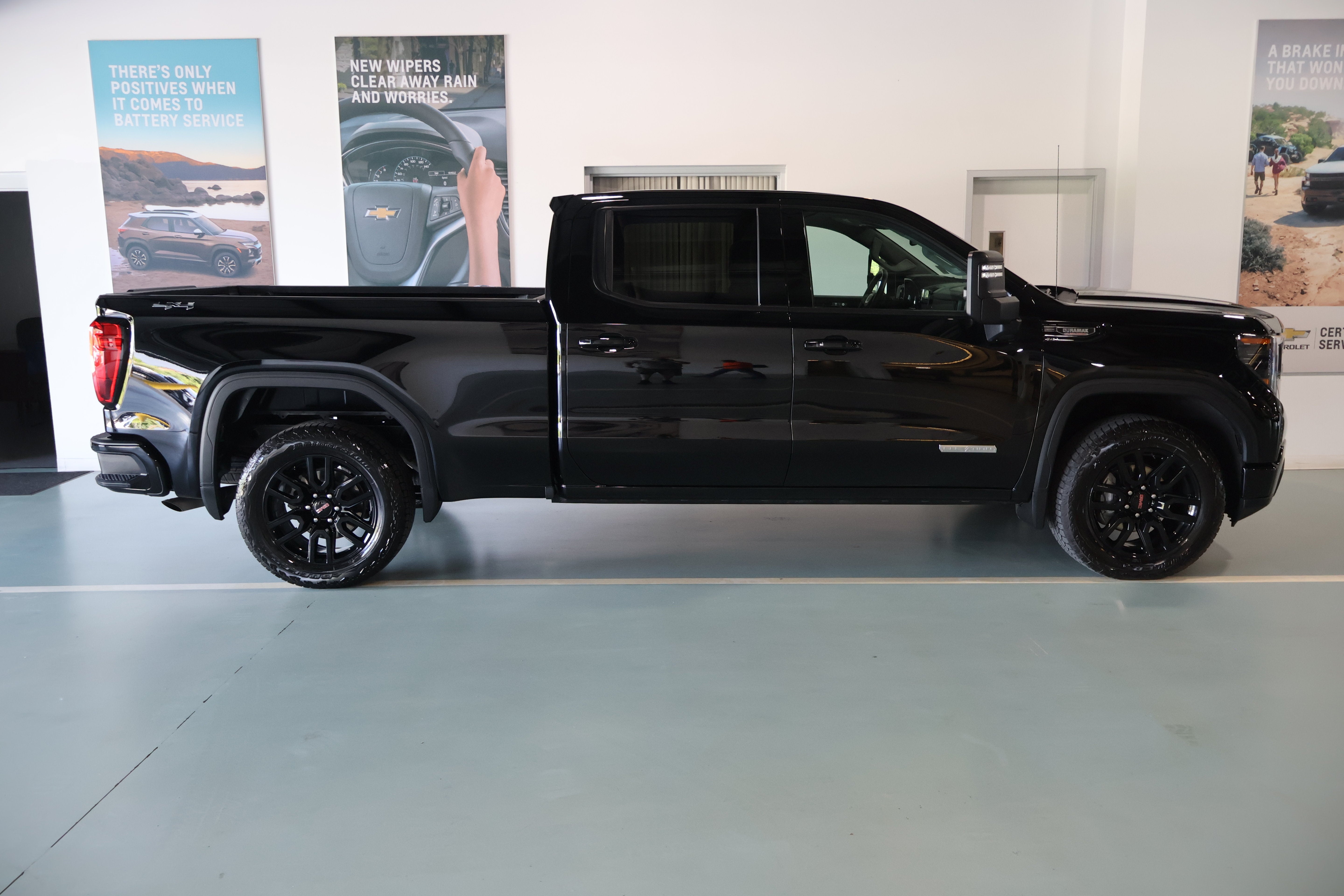 2025 GMC Sierra 1500 Elevation