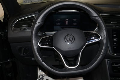 2022 Volkswagen Tiguan SE R-Line Black