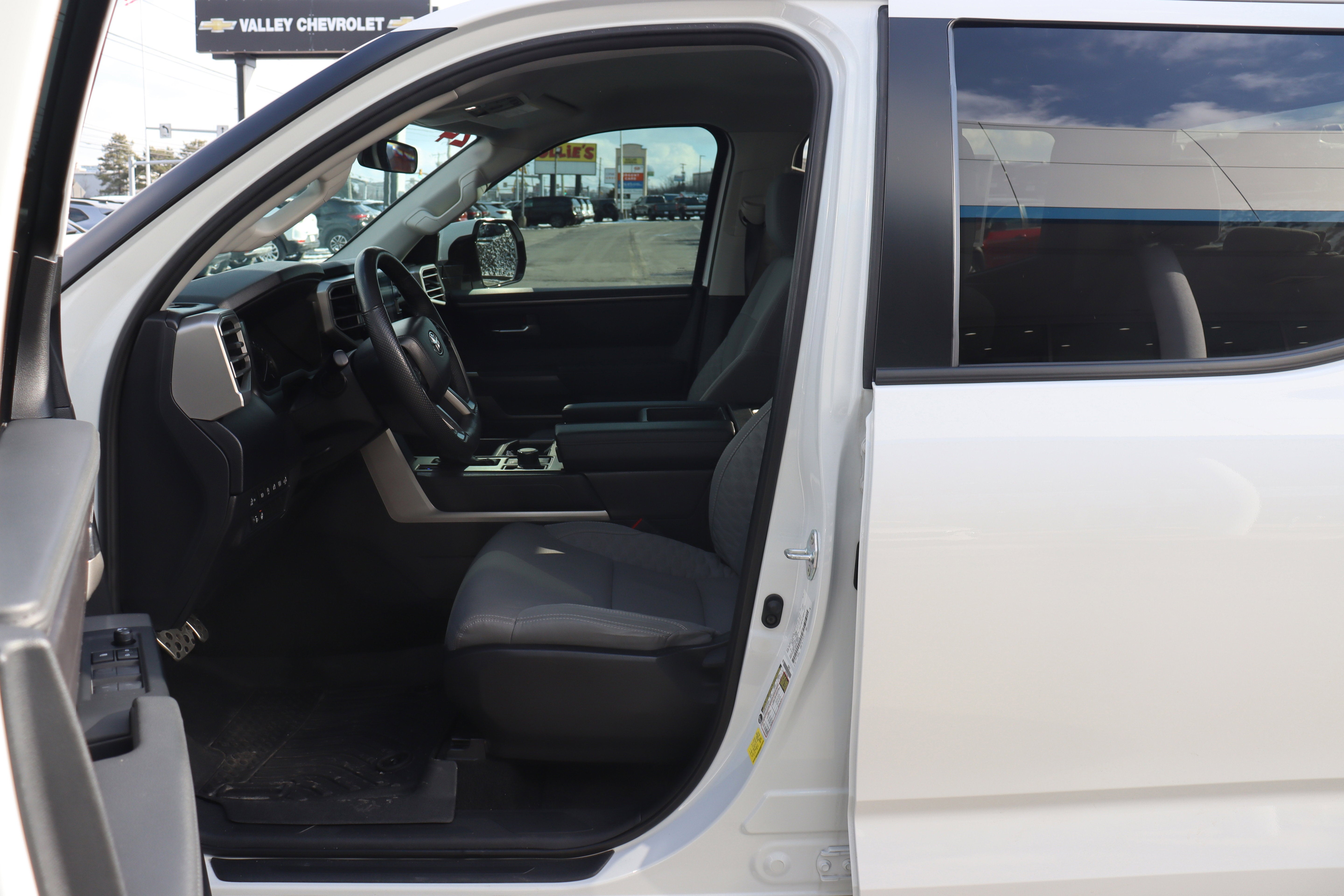 2024 Toyota Tundra 4WD SR5