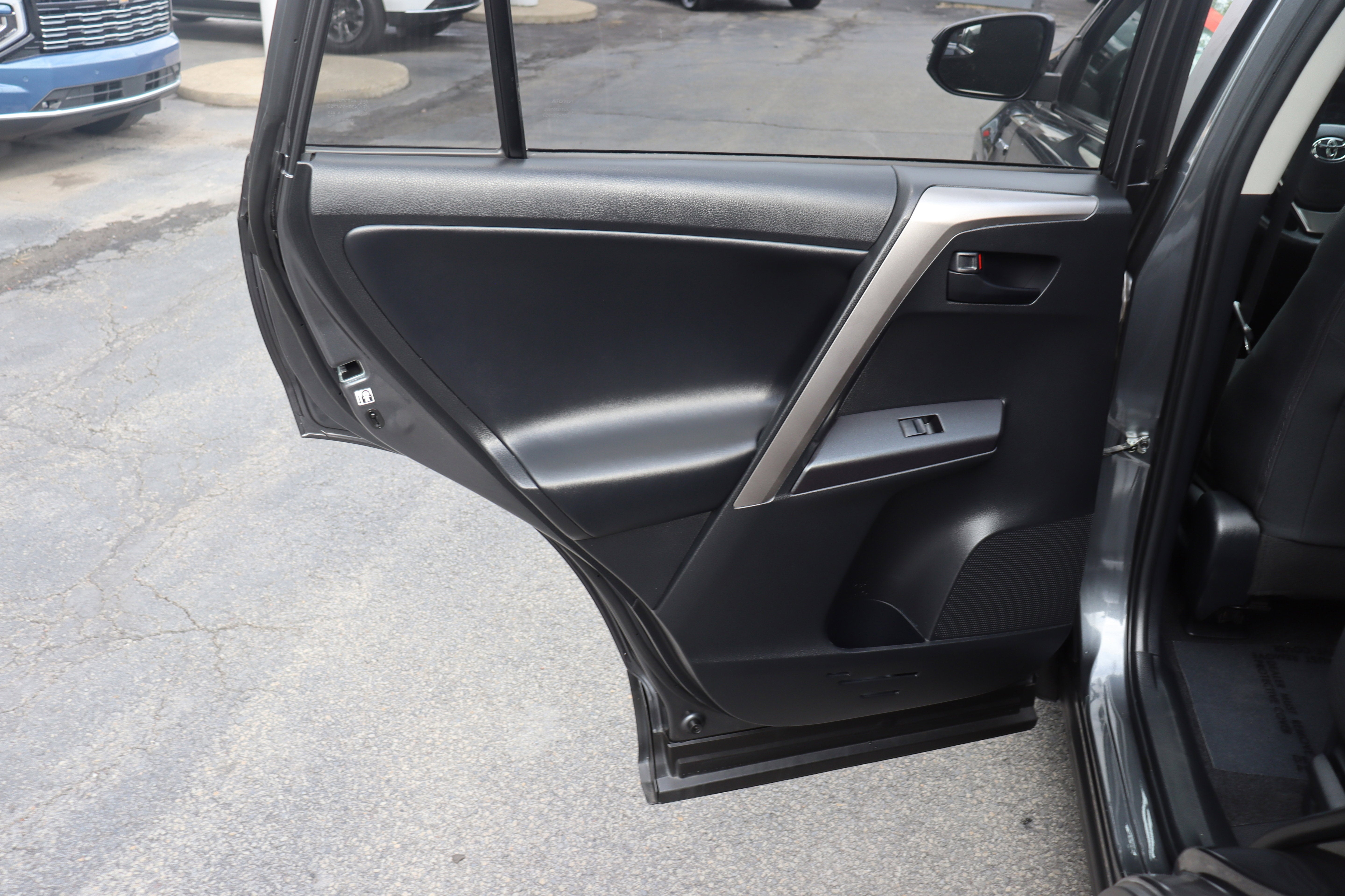 2018 Toyota RAV4 Hybrid LE Plus