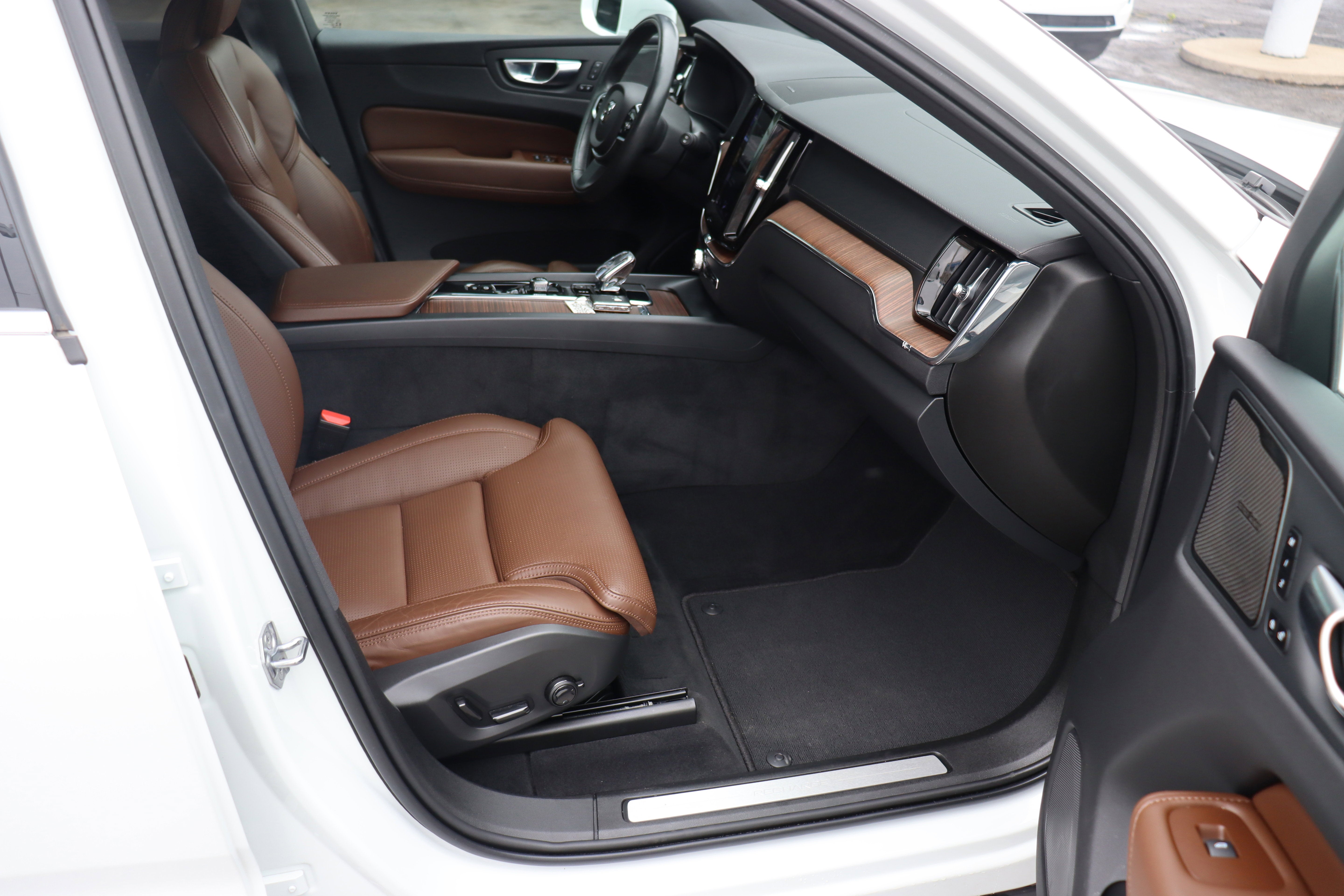 2021 Volvo XC60 Inscription Expression